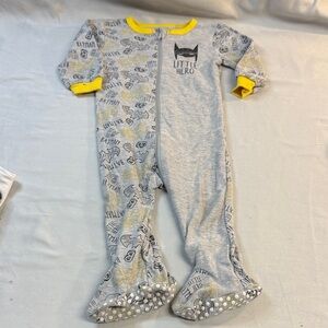 Batman - 12-18M - Grey and Yellow Kids One Piece Footie Sleeper/Onesie